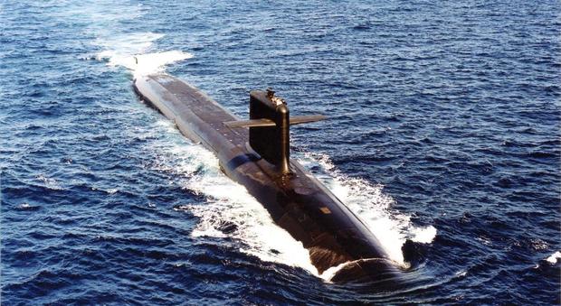 Gibilterra, collisione tra sottomarino nucleare inglese e un mercantile