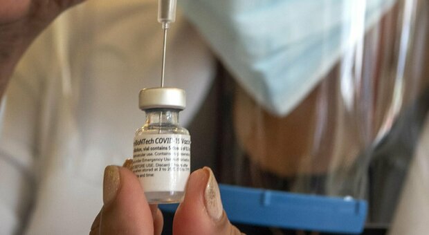 Pfizer: «Vaccino efficace anche contro variante inglese e sudafricana»