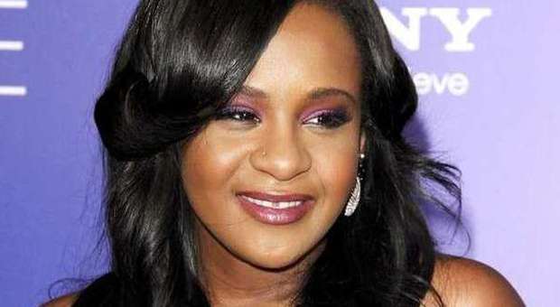 La figlia di Whitney Houston ricoverata: «In coma per overdose di farmaci»