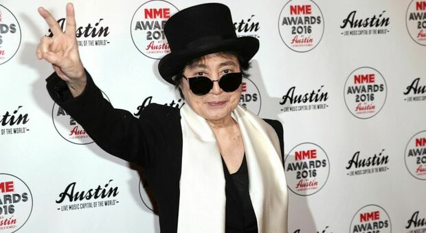 Un album-tributo per Yoko Ono, l'artista controversa che a 89 anni tutti riscoprono