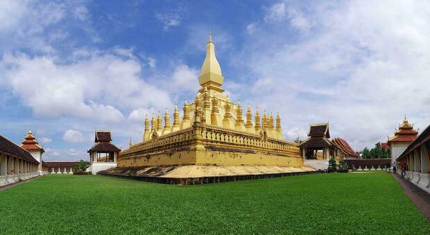 Templi, parchi, statue di Buddha e una natura incontaminata: alla scoperta del misterioso Laos