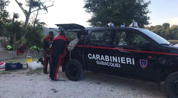 Elicottero precipita nel Tevere a Roma: si cerca l'equipaggio