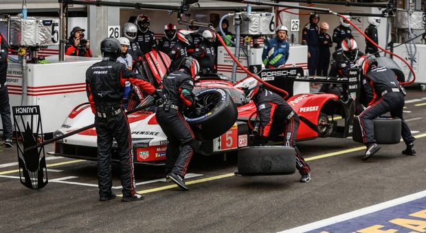 La FIA e l'ACO hanno deciso di permettere l'utilizzo delle termocoperte a Le Mans in deroga alla regola che da quest'anno le vieta per ridurre i consumi energetici e le emissioni di CO2