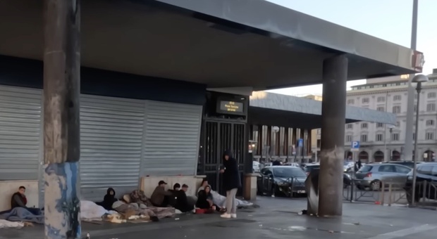 la stazione termini dei senzatetto