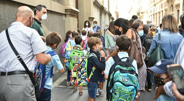 Riapertura scuole in Campania, prima campanella il 28 settembre a Torre Annunziata e il primo ottobre a Torre del Greco