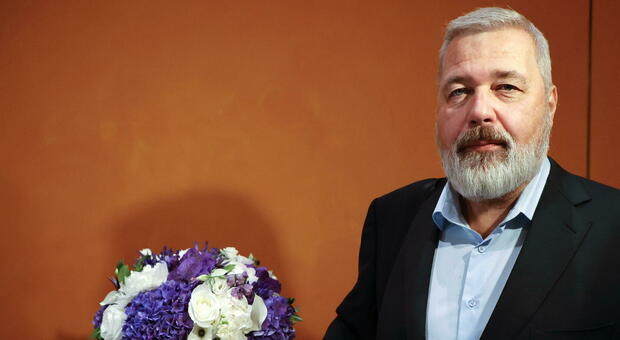 Il premio Nobel Muratov vende la sua medaglia per 103,5 milioni: «Il ricavato andrà ai profughi ucraini»