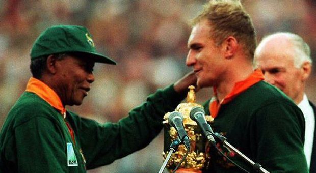 Nelson Mandela entra a far parte della Hall of Fame del rugby
