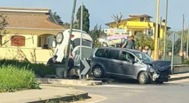 Circeo, incidente al semaforo: coinvolte due auto, un ferito in gravi condizioni