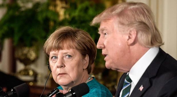 Germania, Martin Schulz contro Angela Merkel: «Troppo morbida con Donald Trump»