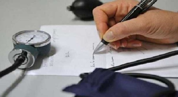 Certificato falso, i carabinieri denunciano medico e paziente