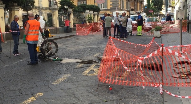 Cantieri, voragini e lavori in corso, traffico in tilt a Napoli: l'ira di cittadini e automobilisti