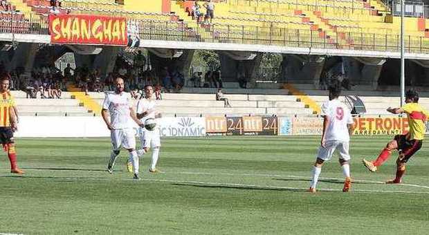 Benevento, l'esordio nel derby di Ischia «torna» di domenica