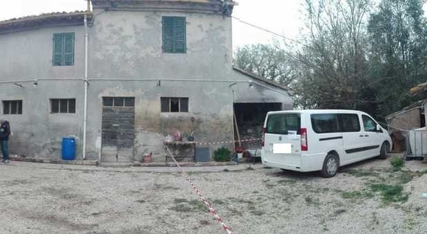 Pesaro, accoltella il rivale di fronte alla ex e ai figli piccoli: condannato a 8 anni