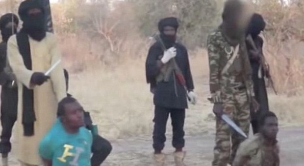 Nigeria, nuovo video dell'orrore: due spie sgozzate dai fondamentalisti Boko Haram