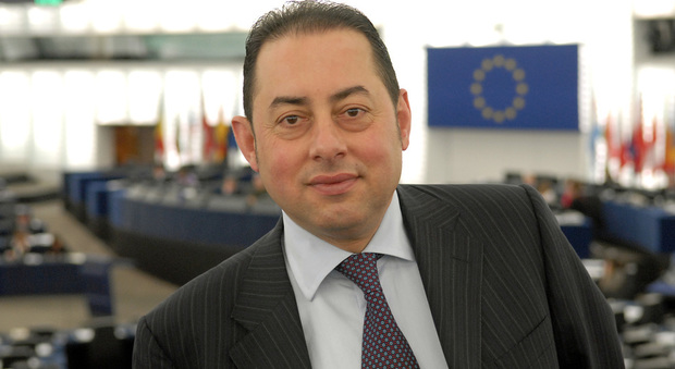 Pittella: la sconfitta è di Hollande sono mancate soluzioni alla crisi