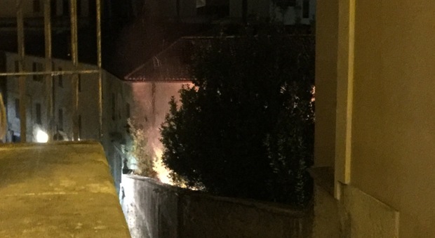 L'incendio nell'area di San Pietro Martire
