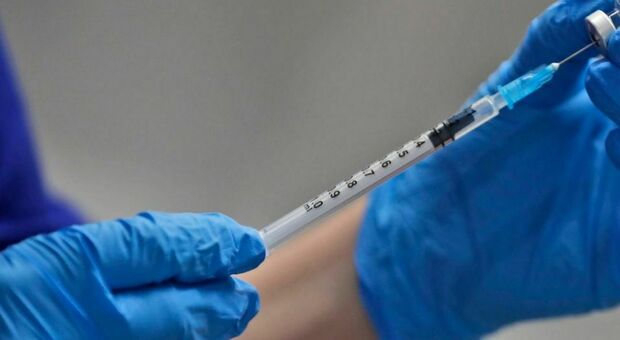«No ai furbetti del vaccino»: un esposto in Procura da Noiconsumatori