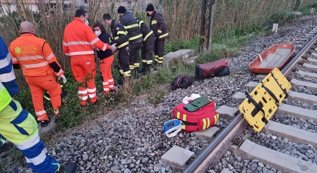Ragazzo investito da treno a Vairano: probabile suicidio, linea bloccata