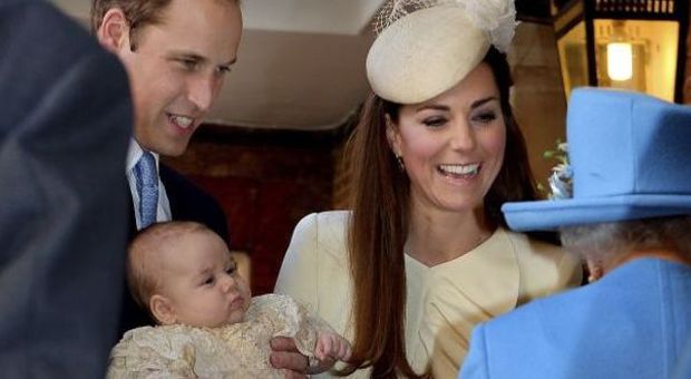 Royal Baby, anche la Regina al battesimo