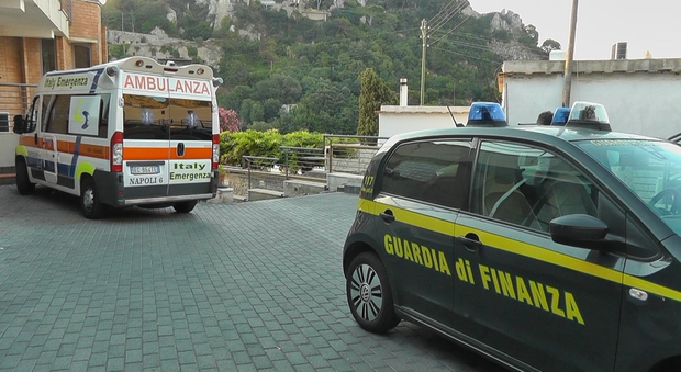 Furbetti del cartellino in ospedale, medici e ostretriche a Capri Video