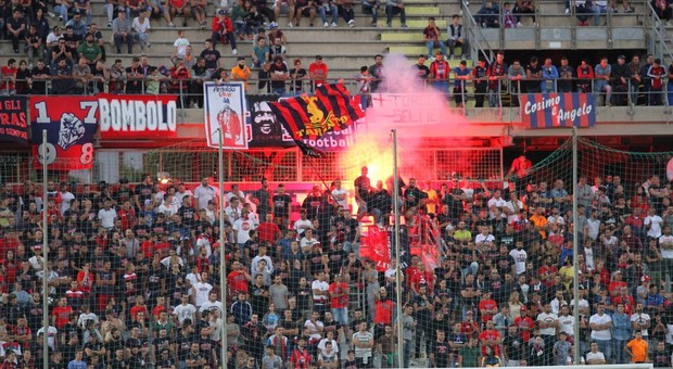 Tentano di aggredire i tifosi del Taranto in trasferta, arrestati tre ultrà del Bari