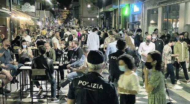 Zona bianca a Pescara ma locali chiusi alle 24: «La gente vuole dormire»