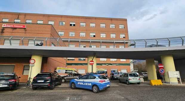 Cassino, tragedia in ospedale: paziente cade dal quarto piano e muore