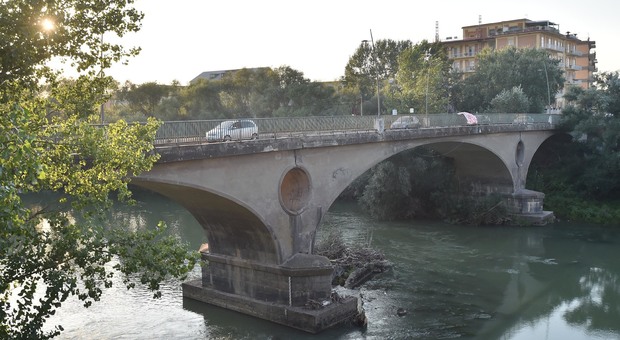 «È pericolante», e la Procura chiude il Ponte Nuovo di Capua