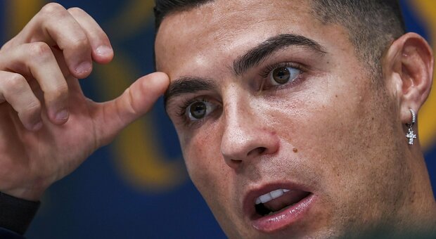 Cristiano Ronaldo, l'addio al Manchester è ufficiale. La nota dei Red Devils: «Via con effetto immediato»