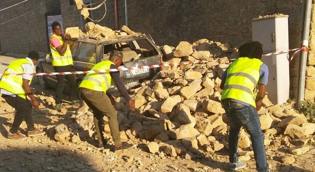 Terremoto devasta il Centro Italia scavano anche i migranti dal Sannio