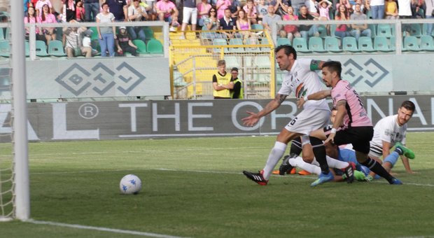 Serie B, avanti Frosinone e Palermo: si sfideranno per la promozione in A. Mercoledì l'andata al Barbera