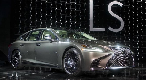 La nuova Lexus LS svelata a Detroit