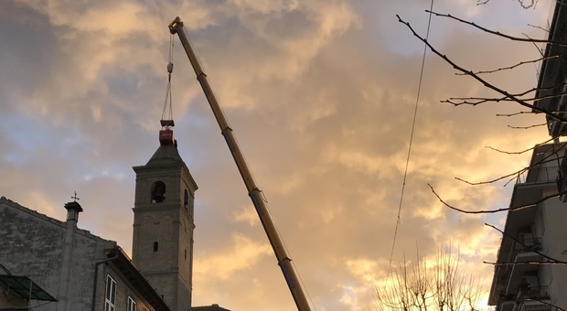 Monte Urano, fulmine sulla chiesa: rimossa la croce, campanile al sicuro