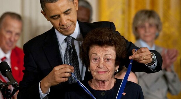 Gerda Weissmann Klein, morta a 97 anni sopravvissuta alla Shoah che sposò uno dei suoi liberatori