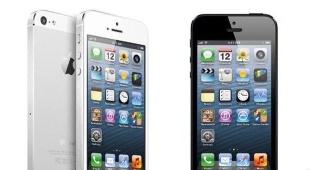 Apple, due brevetti per aumentare l'autonomia degli iPhone: "Basati sulle abitudini degli utenti"