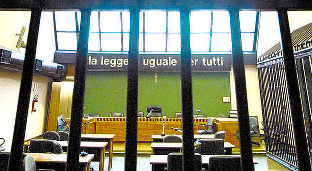 Napoli: corruzione in tribunale, sospetti su altri magistrati