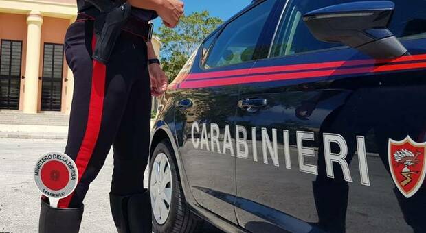Rissa in piazza a Bari: ferito un carabiniere