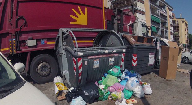 Roma, Ama, revocato sciopero rifiuti: intesa Comune-Sindacati
