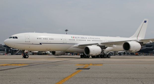 Conte rottama l'Airforce-Renzi: stop al mega-contratto di leasing del gigantesco Airbus A340-500