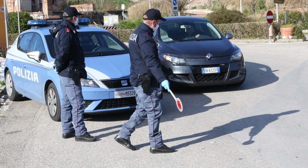 Parcheggiatore abusivo arrestato a Porta Capuana: denunciato dal commerciante