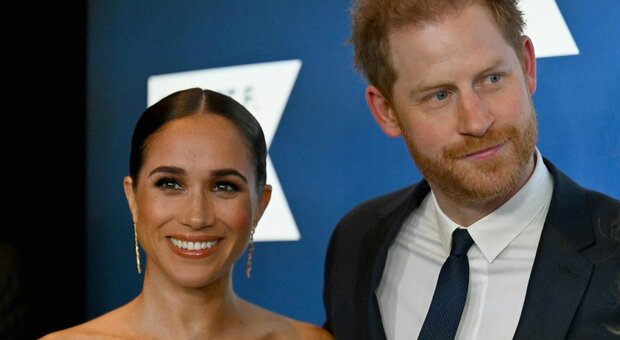 «Harry e Meghan invitati all'incoronazione di Carlo», ma la coppia non ha ancora annunciato se andrà alla cerimonia