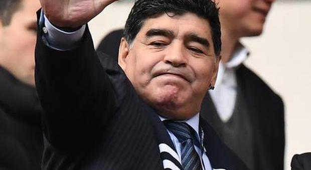 Alberto Fernández riceve Maradona nella Casa Rosada
