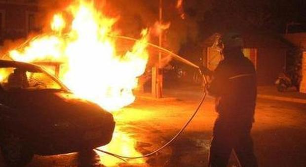Ascoli, incendio vicino alla sede Enel Paura nella notte a Porta Romana