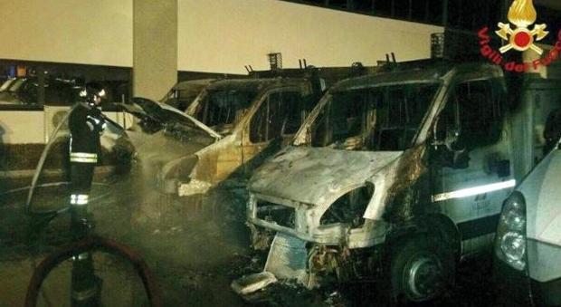I tre veicoli incendiati a Mogliano