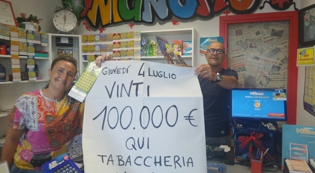 La fortuna in tabaccheria Con un grattino vince centomila euro