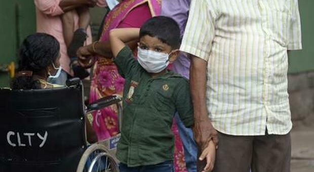 Dopo il Covid-19, emerge un nuovo virus: il Nipah. In India ha già fatto registrare una vittima: un ragazzo di 12 anni