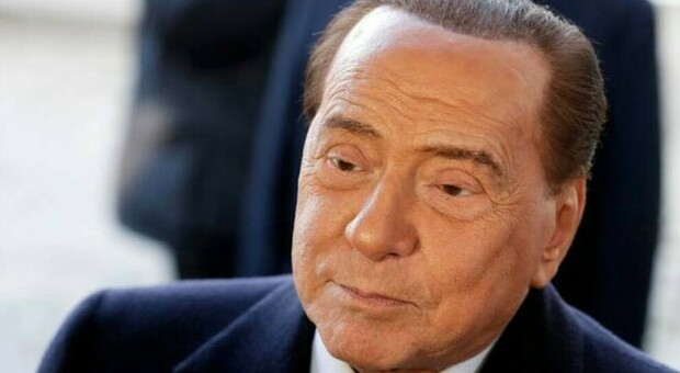 Berlusconi negativo anche al secondo tampone ma non andrà alle nozze del figlio: «È ancora convalescente»