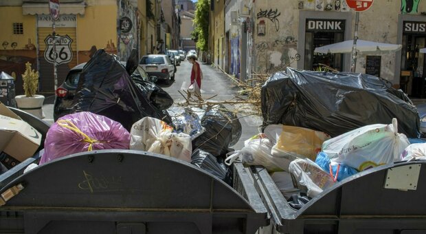 Roma, rifiuti e decoro al Pigneto: silurato l'assessore all'ambiente