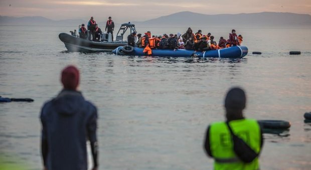 Migranti, ex caserme e palazzi: ecco il piano italiano per dare ai profughi 30mila posti in più