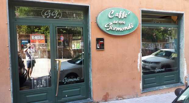 Covid e rincari, dopo 120 anni chiude il Caffè Gismondi